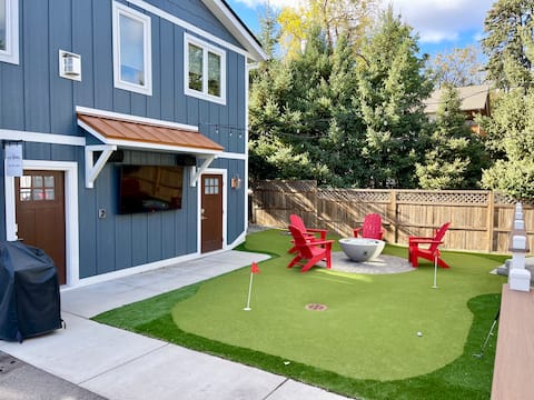 Luxury Getaway | Walk to lake & downtown Dogs Ok