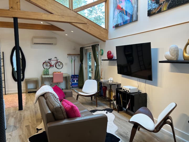 Westport Chic Retreat | 10 Min To Beach & Downtown - Norwalk, CT