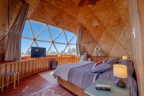 Huiro Lodge Dome and Marine Wildlife Watching D2
