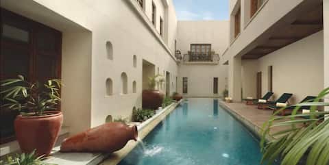 Golf View Paradise: Luxurious 3 BHK FLAT