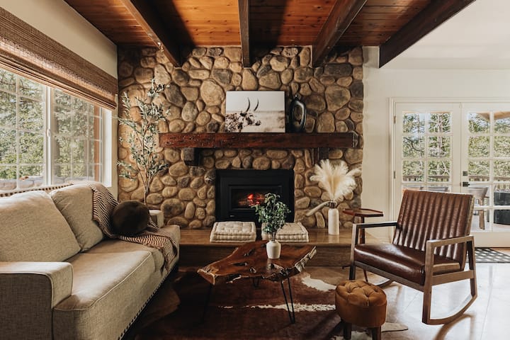 Bearstone: Hot Tub, Sauna, Gameroom, Lake Access - Lake Arrowhead, CA