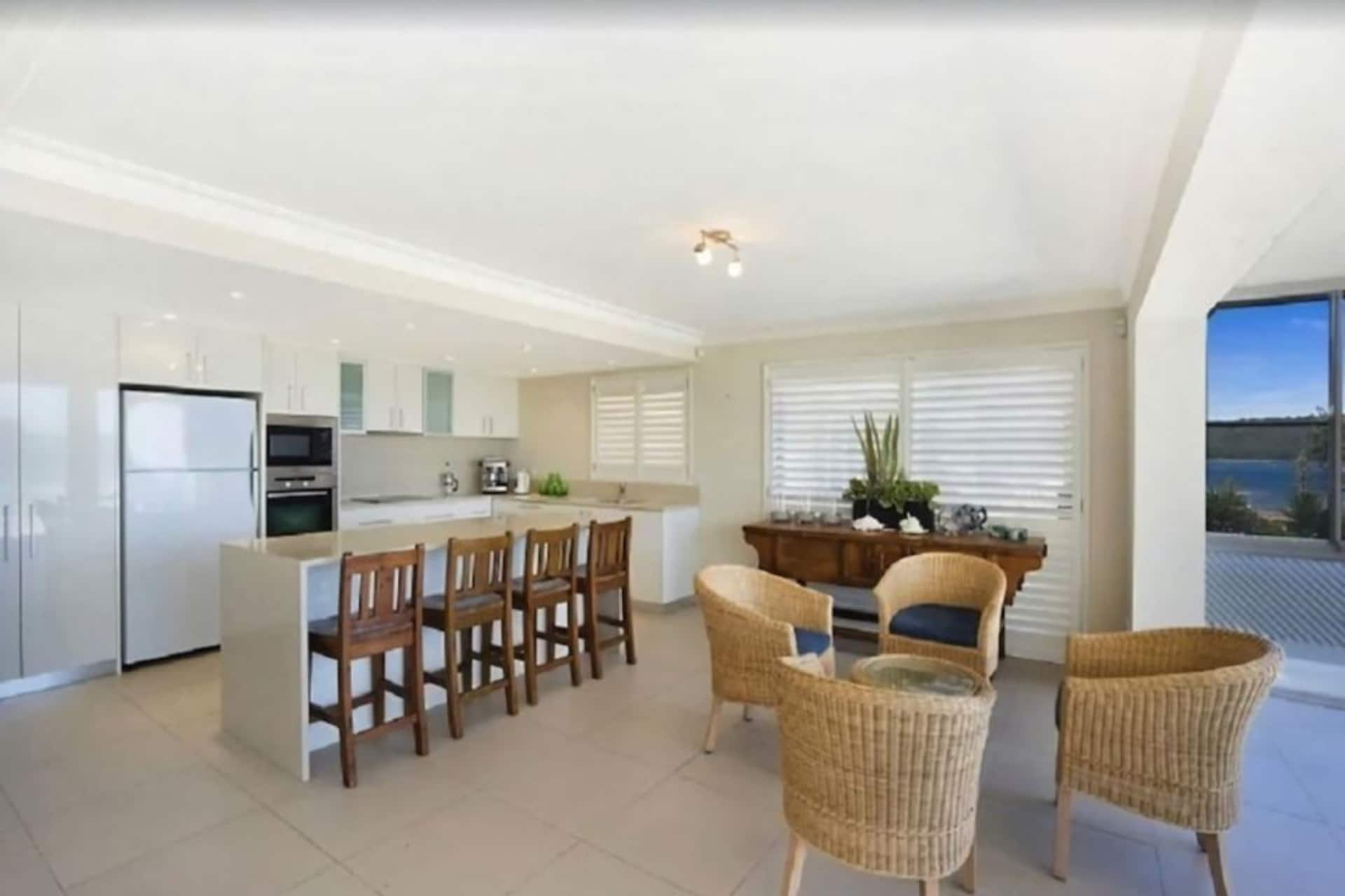 Beachfront on the Esplanade at Umina Beach — foto 5