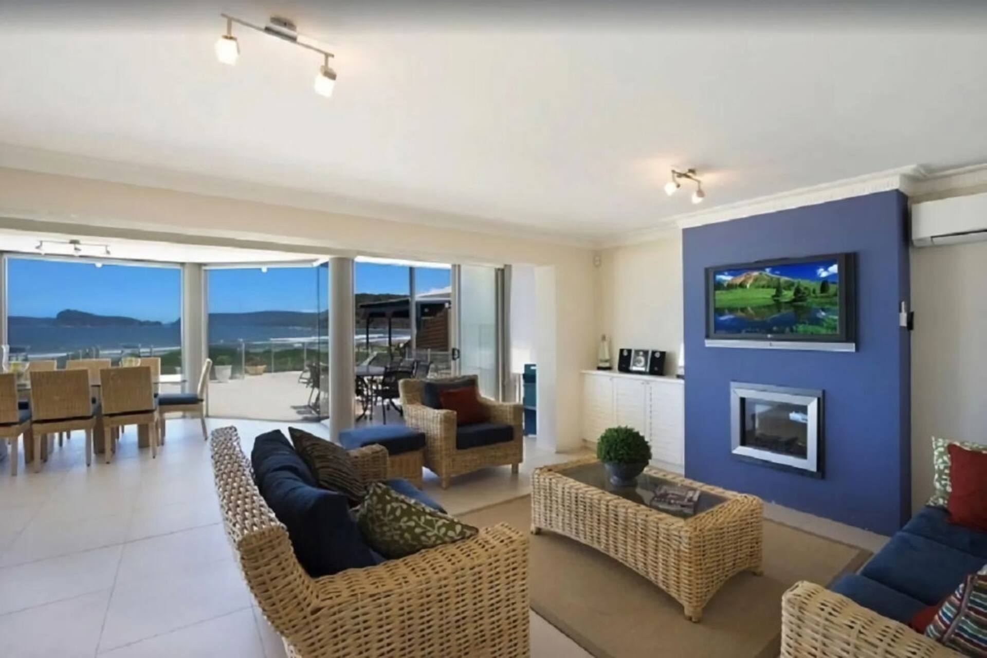Beachfront on the Esplanade at Umina Beach — foto 3