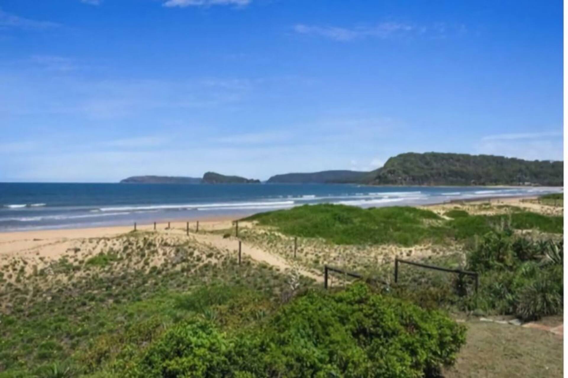 Beachfront on the Esplanade at Umina Beach — foto 4