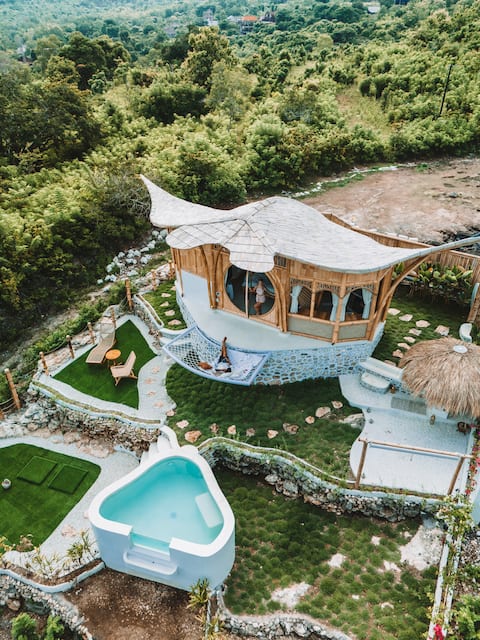 Manta House~ magical Sunset and agung Vulcano view