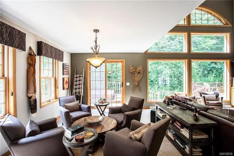 Three Peaks Lodge- Cozy, Steps to Village & Slopes