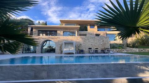 Luxury Villa - Sea View