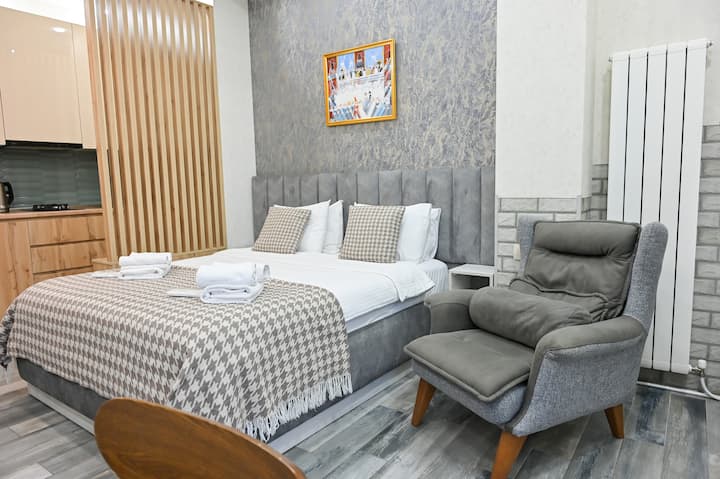 Studio Apartment In The Heart Of Kutaisi - Kutaisi