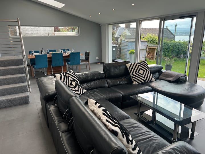 Panoramic Sea View Cottage - Dundee