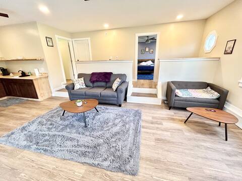 5 bedroom house by the Caverns!