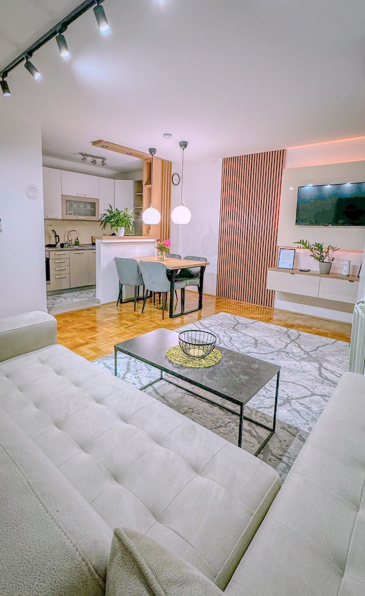 Modern Apartment· 5 min from Airport ·Free Parking