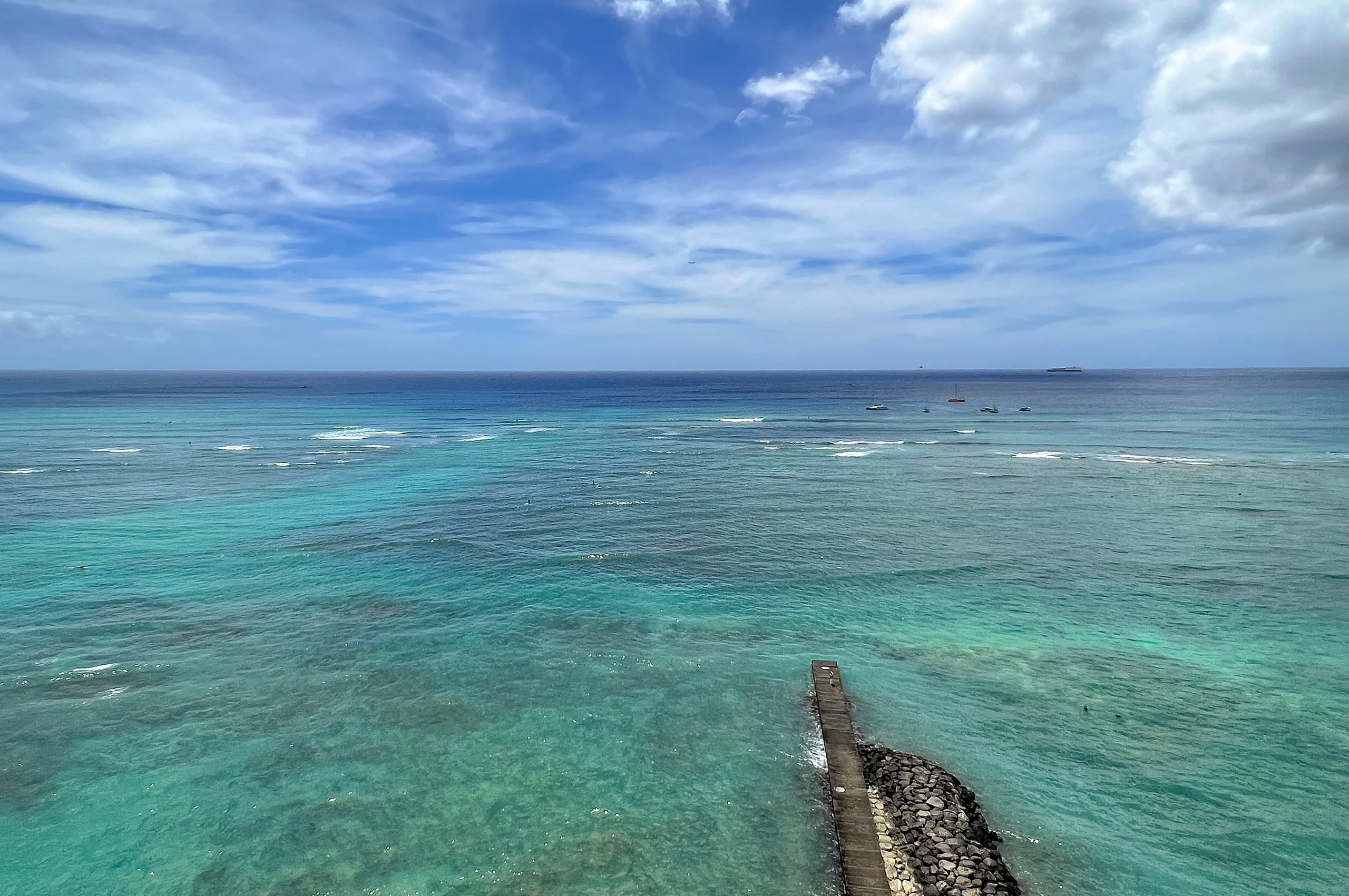 Condo in Honolulu · ★4.74 · 2 bedrooms · 4 beds · 2 private baths - Image 38
