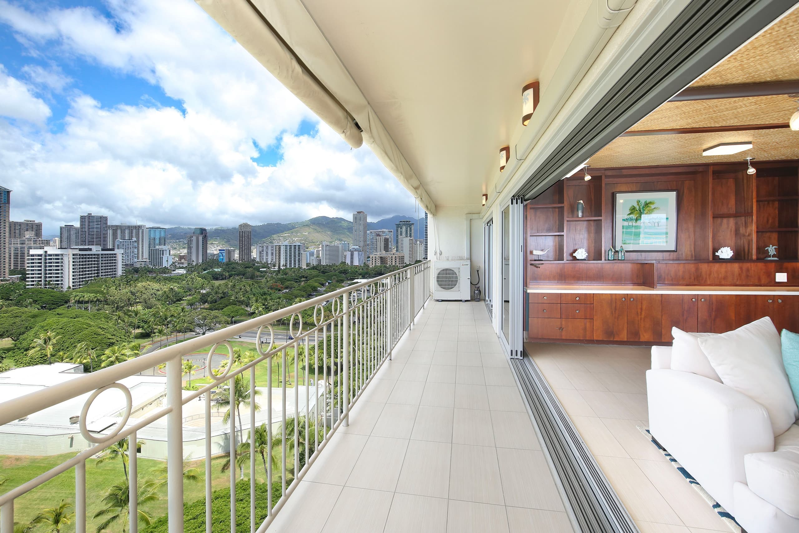 Condo in Honolulu · ★4.74 · 2 bedrooms · 4 beds · 2 private baths - Image 39