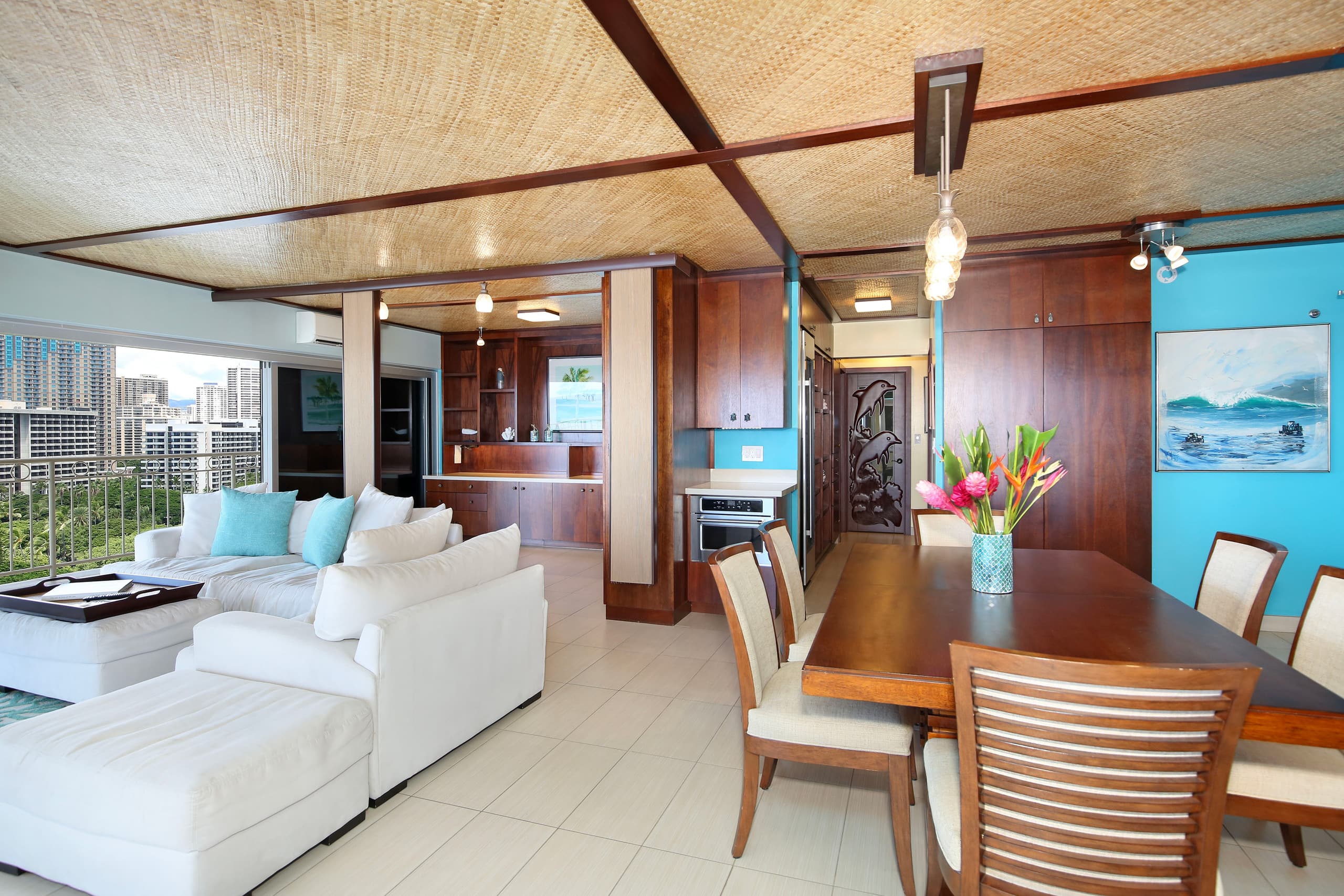 Condo in Honolulu · ★4.74 · 2 bedrooms · 4 beds · 2 private baths - Image 4