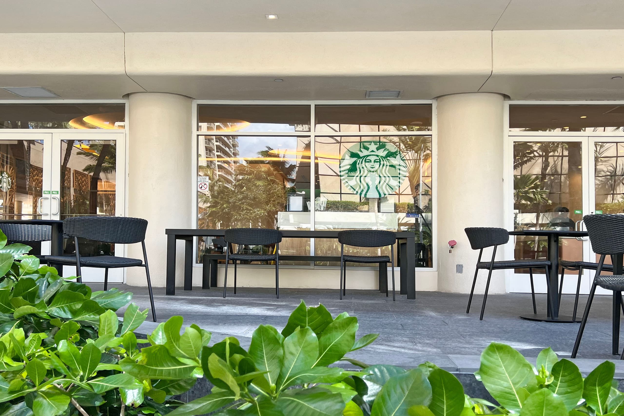 Condo in Honolulu · ★4.74 · 2 bedrooms · 4 beds · 2 private baths - Image 52