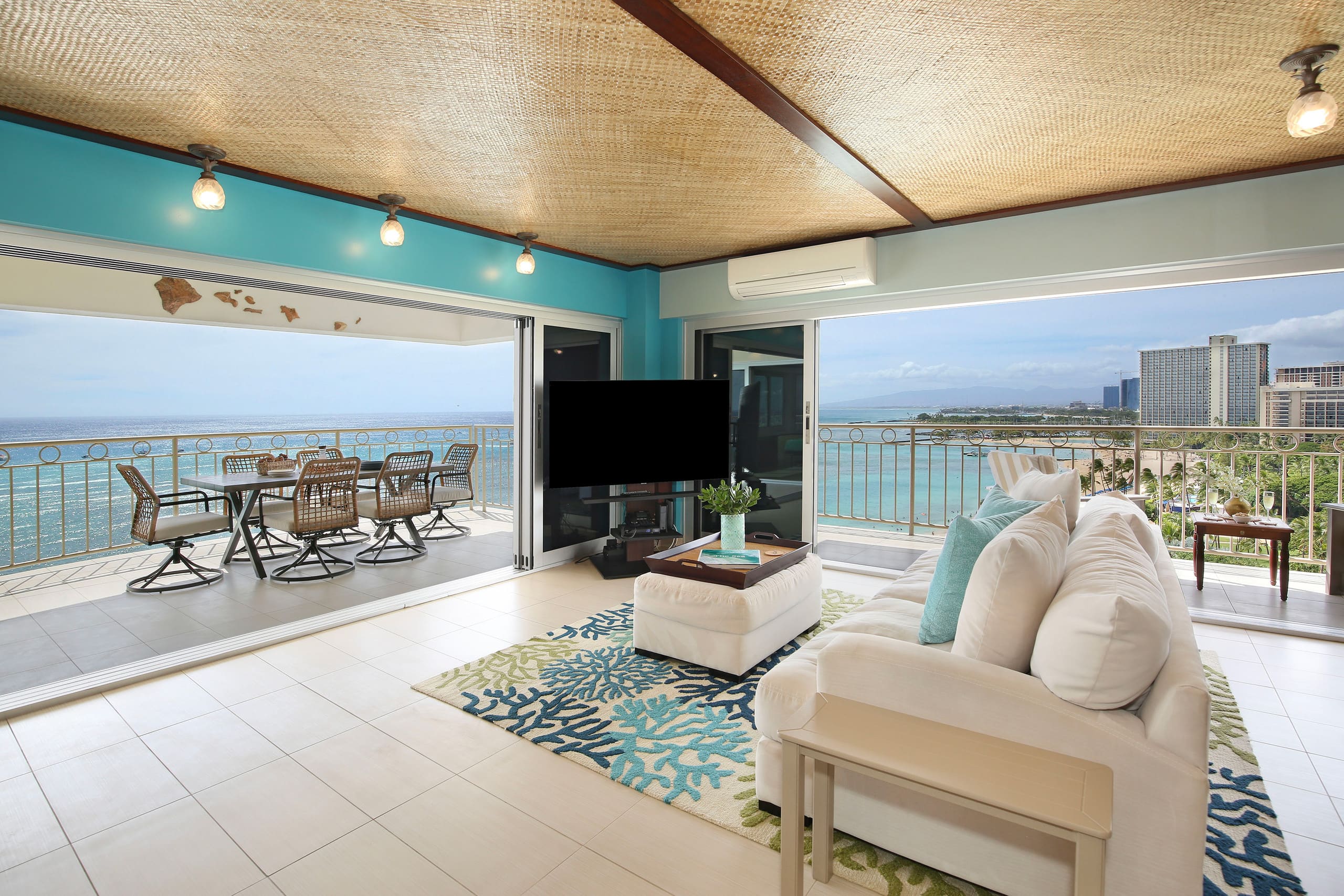 Condo in Honolulu · ★4.74 · 2 bedrooms · 4 beds · 2 private baths - Image 1