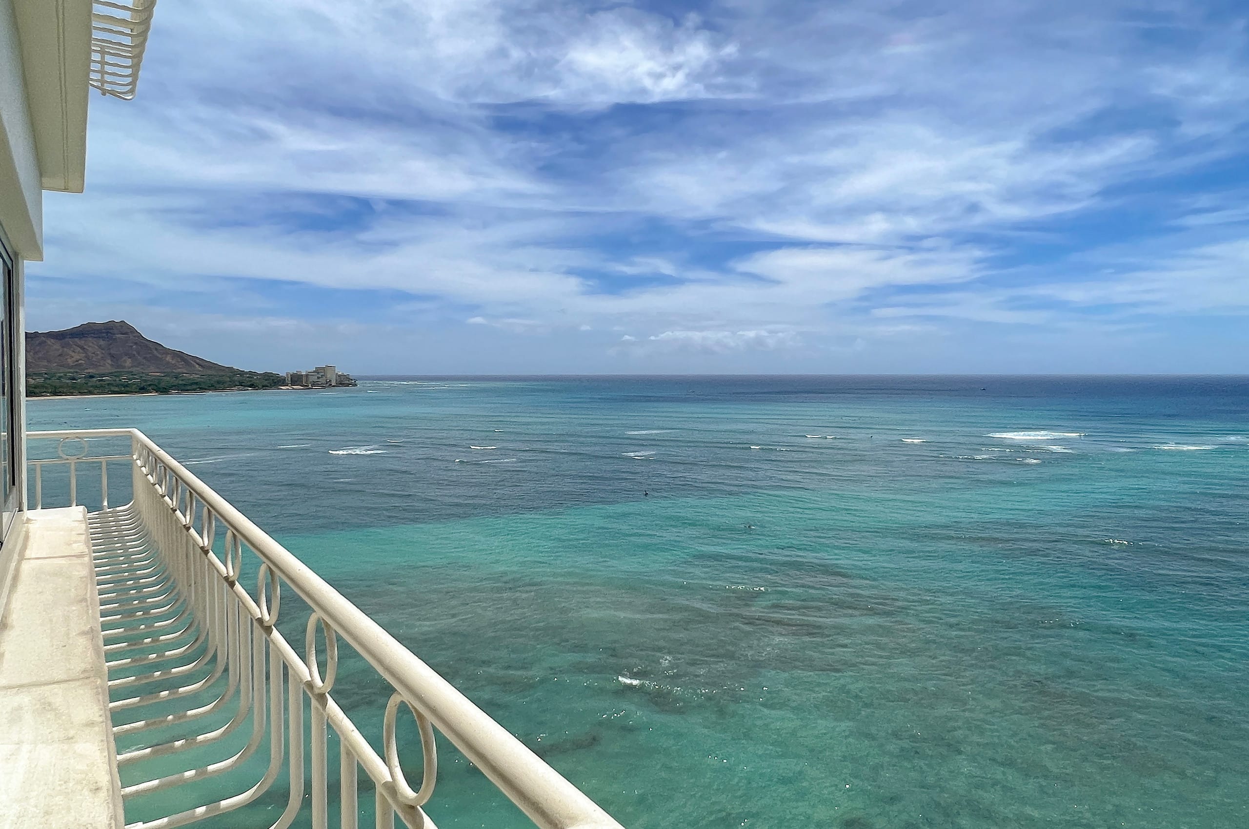 Condo in Honolulu · ★4.74 · 2 bedrooms · 4 beds · 2 private baths - Image 37
