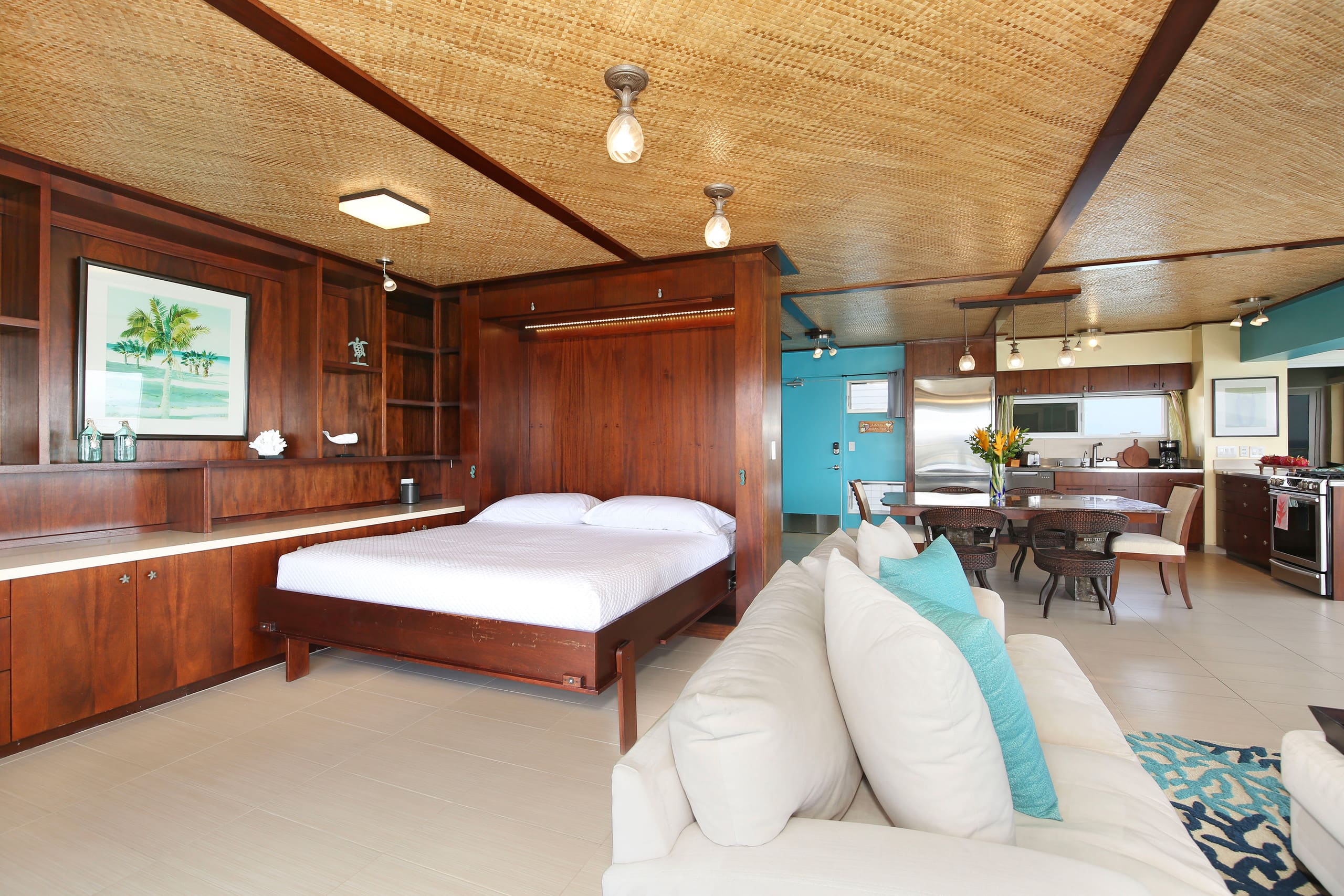 Condo in Honolulu · ★4.74 · 2 bedrooms · 4 beds · 2 private baths - Image 20