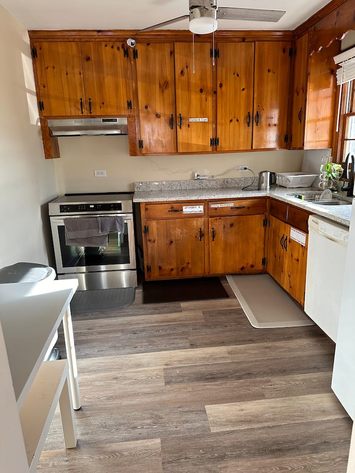10 Minute Walk To Uva Campus & Uva Hospital Room B - Charlottesville, VA