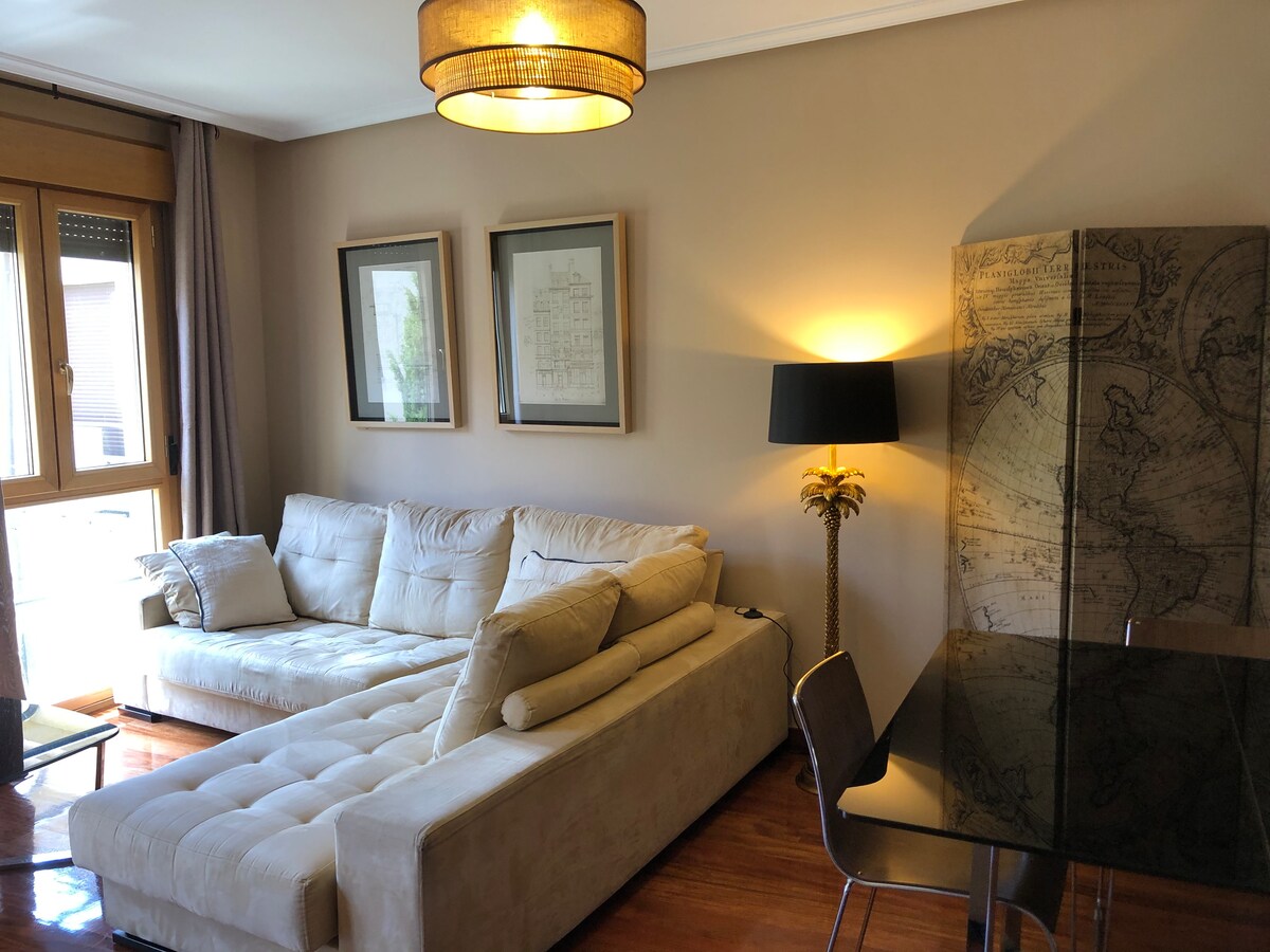 Successful Airbnb property: Centrally located duplex with optional garage in Salamanca