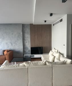 ZEN stays - Lux 3BR Lake view, Lakeview residence. — 2