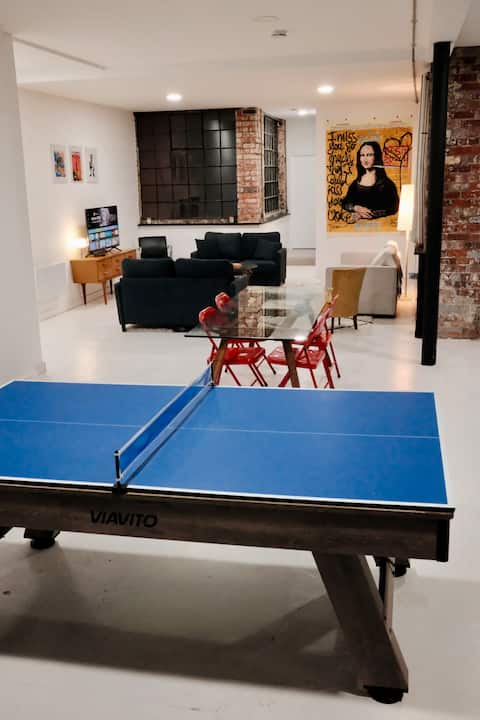 Popular Airbnb listing: Goldsmith Factory Refurb-4 Double beds/2 bedrooms in Jewellery Quarter