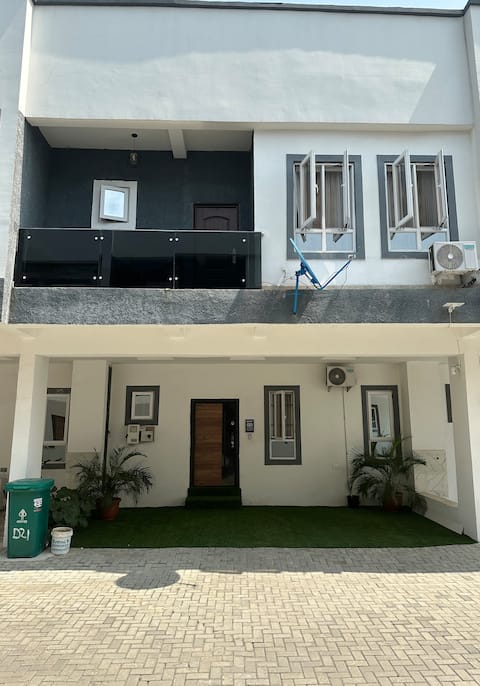 Spacious 3-Brd. Starlink• 24/7 Power •