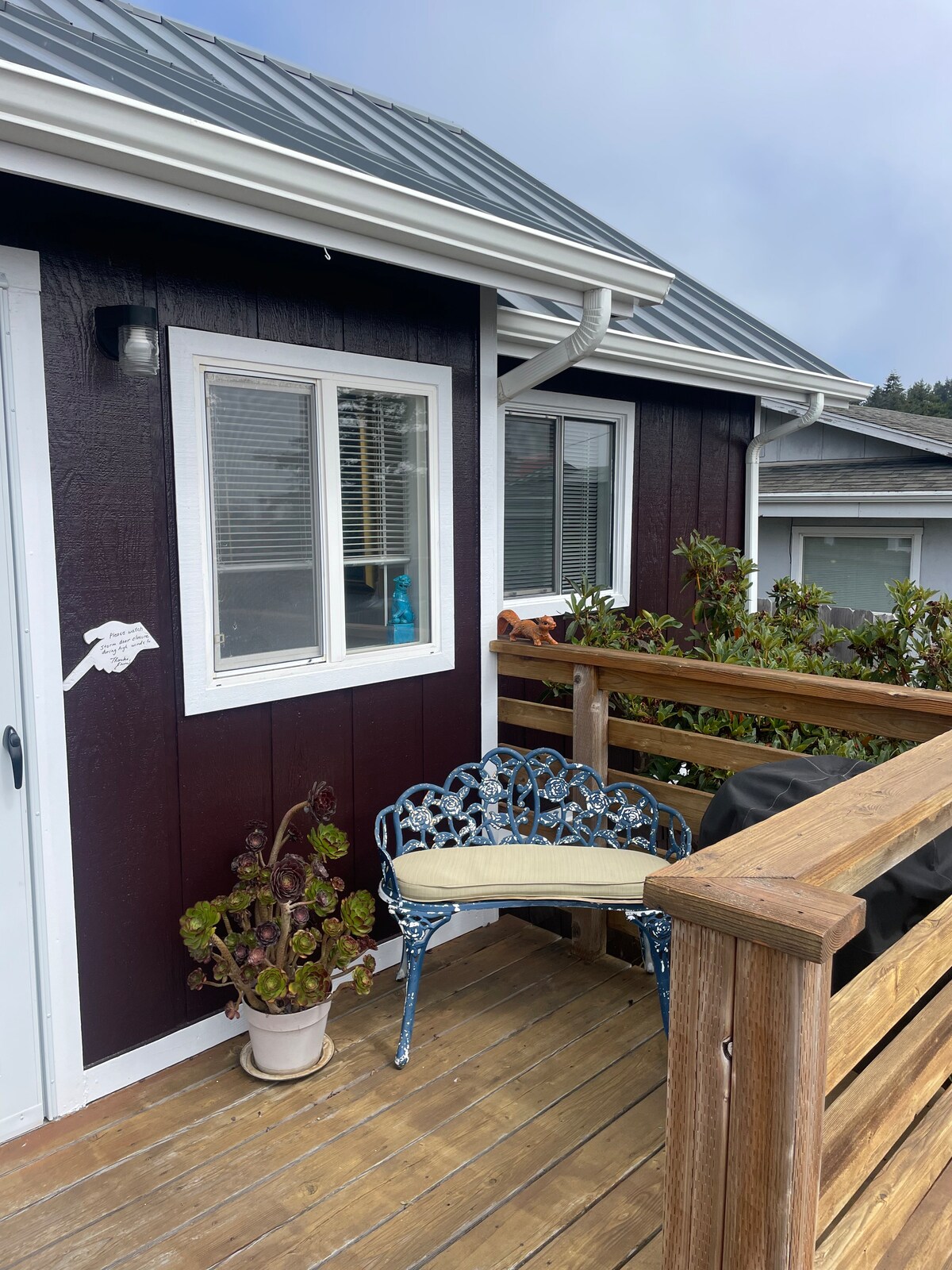 Nana's House - Houses for Rent in Brookings, Oregon, United States