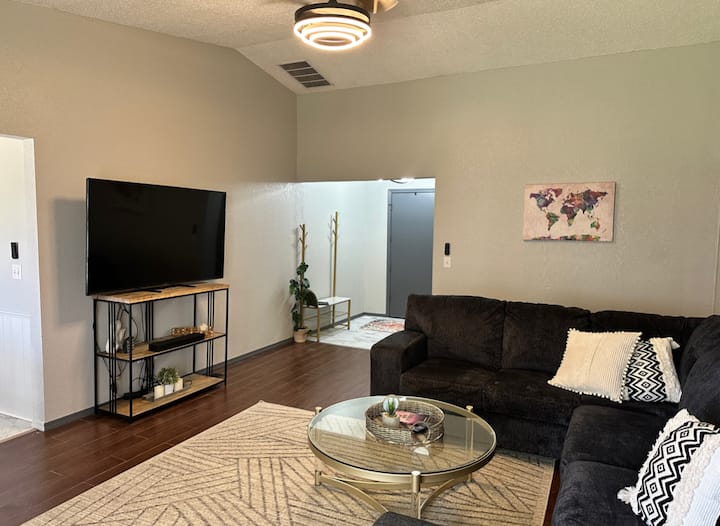 A Cozy Home In Trails South! - Edmond, OK