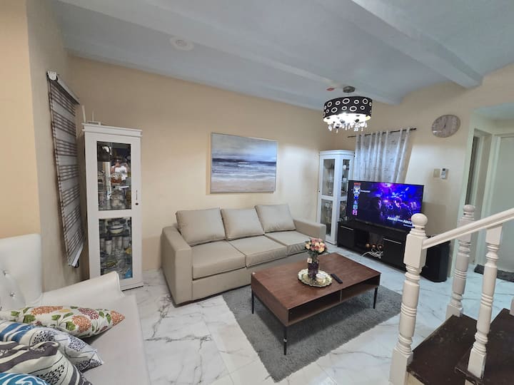 Stacation 2 Near Naia1 &Sm Sucat 2br Aircon House - Parañaque