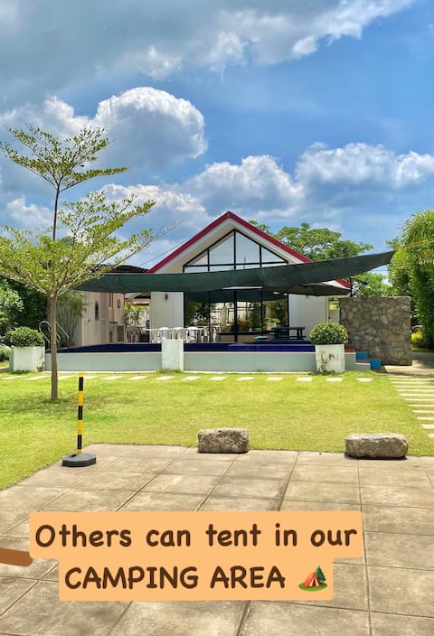 Private Lakeside Poolhouse