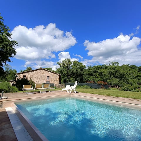 Large typical farmhouse in Tuscany