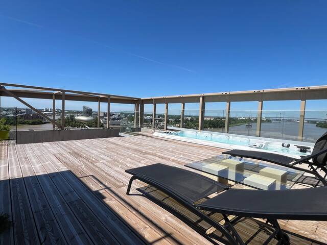 Panoramic Rooftop in Bordeaux,Swimming Spa,Jacuzzi gallery image 5