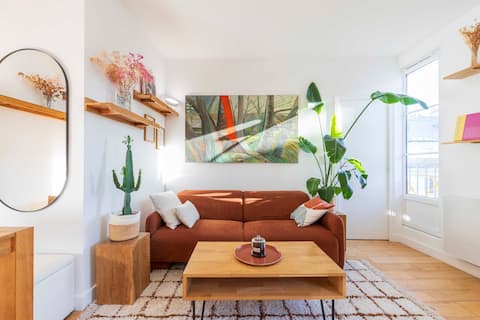 Successful Airbnb property: Superb Rooftop Apartment w/ AC, Elevator, Balcony in Paris 11e Arrondissement