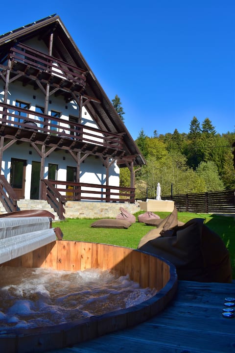 30 Forest | Mountain Spa Retreat