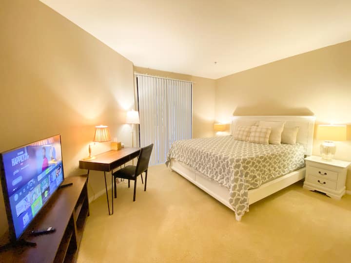 Vacation Stylish Apartment In Irvine Spectrum - Newport Beach, CA