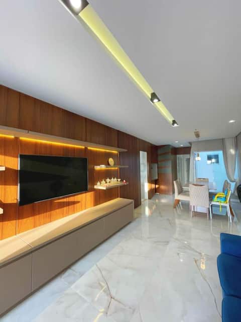 House with 3 bedrooms and a pool - 8 min from the Beach