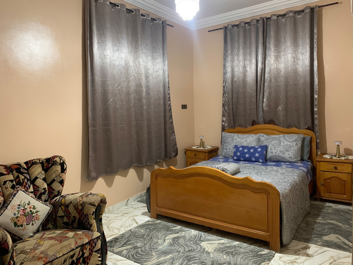 Salle de bain design et épurée dans l'appartement