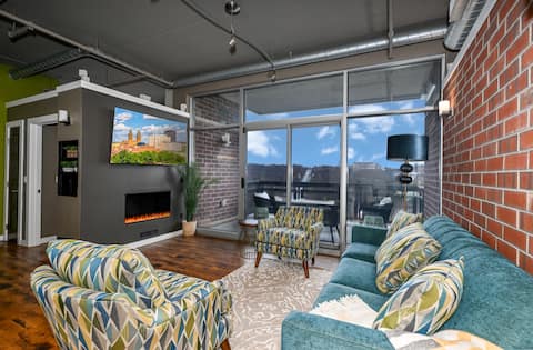 Successful Airbnb property: Luxury Condo in Akron Northside District in Akron