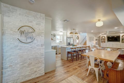 Bedrock Cabin ~ Best view in Medicine Park!