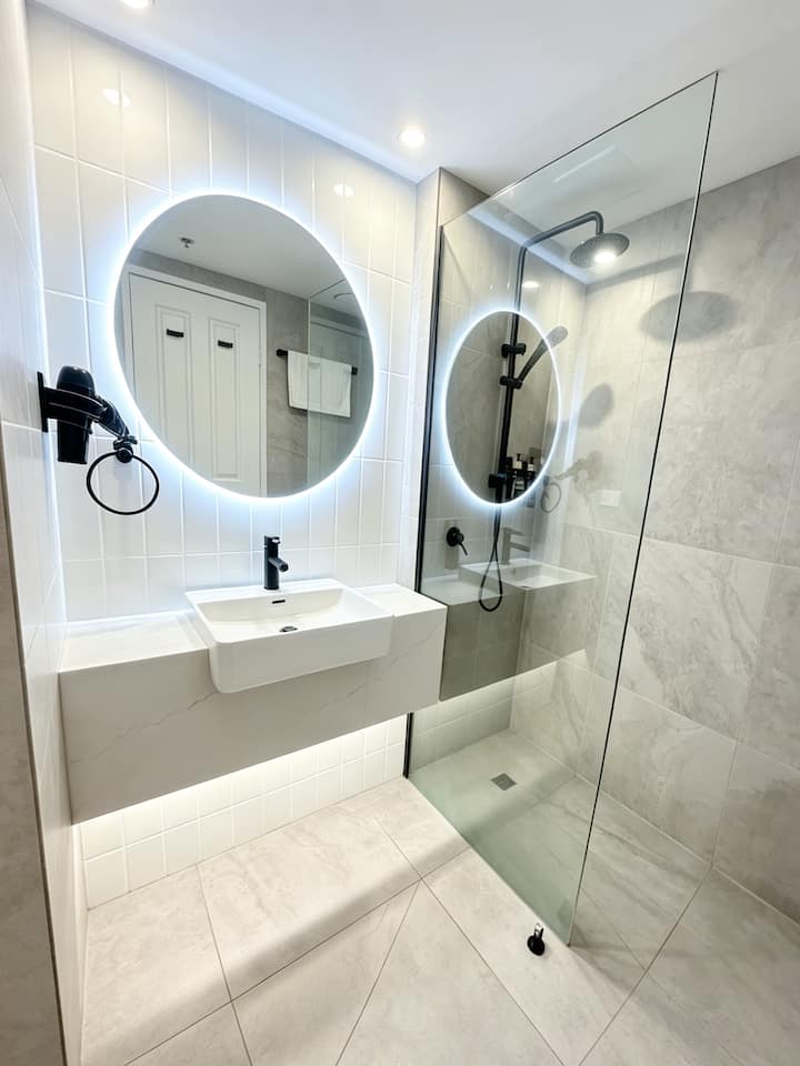 Hotel Room In Surfers Paradise Close To Beach 8f - Surfers Paradise