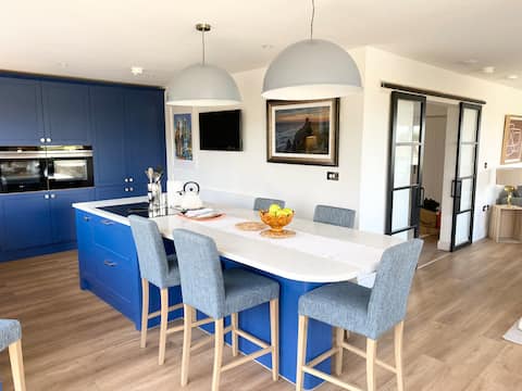 Holiday home with sea and golf views NITB Approved