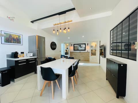 Spacious apartment on the ground floor.