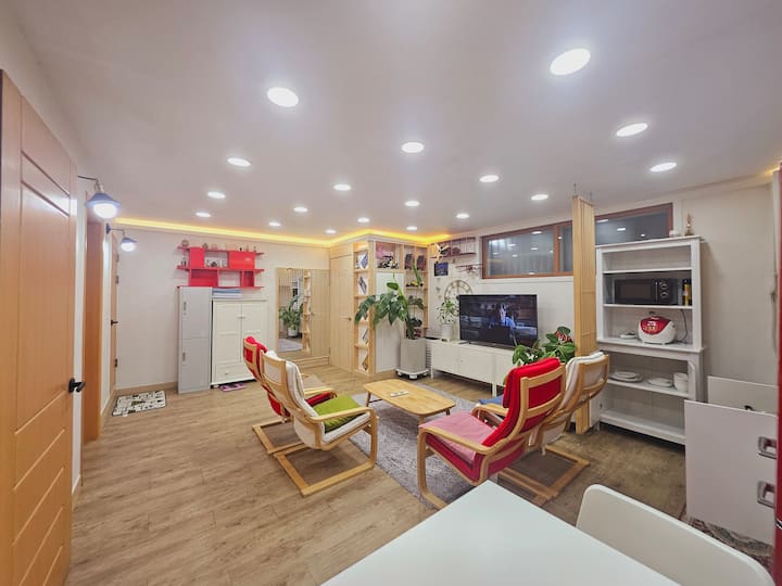 2 Rooms & Large Living Room, Spacious House Suitable for Families, Byeongjeom Station, Dongtan…