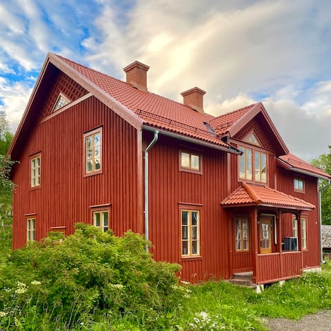 The Sawmill Manager's House: 4 bedrooms, sauna