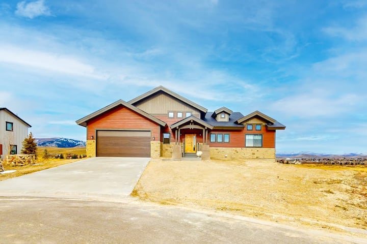 4br Dog-friendly Home W/mtn Views, Fireplace, W/d - Granby, CO
