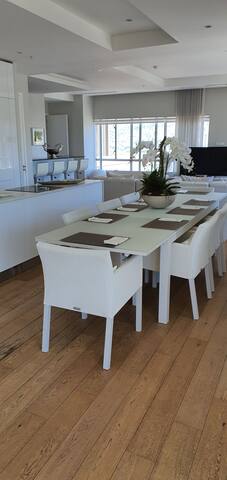 Penthouse 2301 gallery image 2