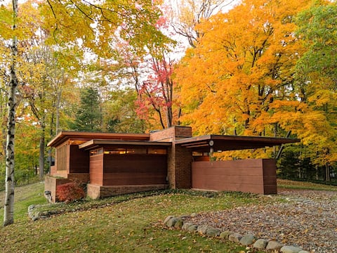 Frank Lloyd Wright's Goetsch–Winckler House