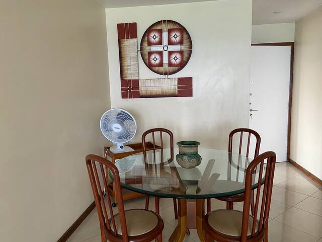 Apto otimo com vista para praia, garagem e seg.24h gallery image 3