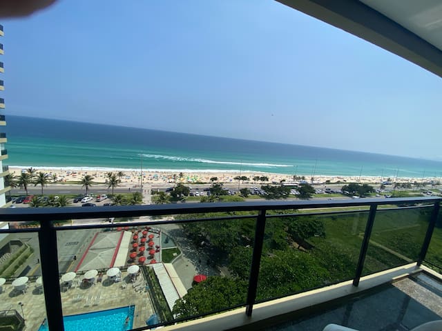 Apto otimo com vista para praia, garagem e seg.24h